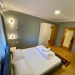 Hostel Mandarine