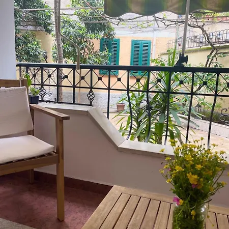 Mandarine Hostel Tiran